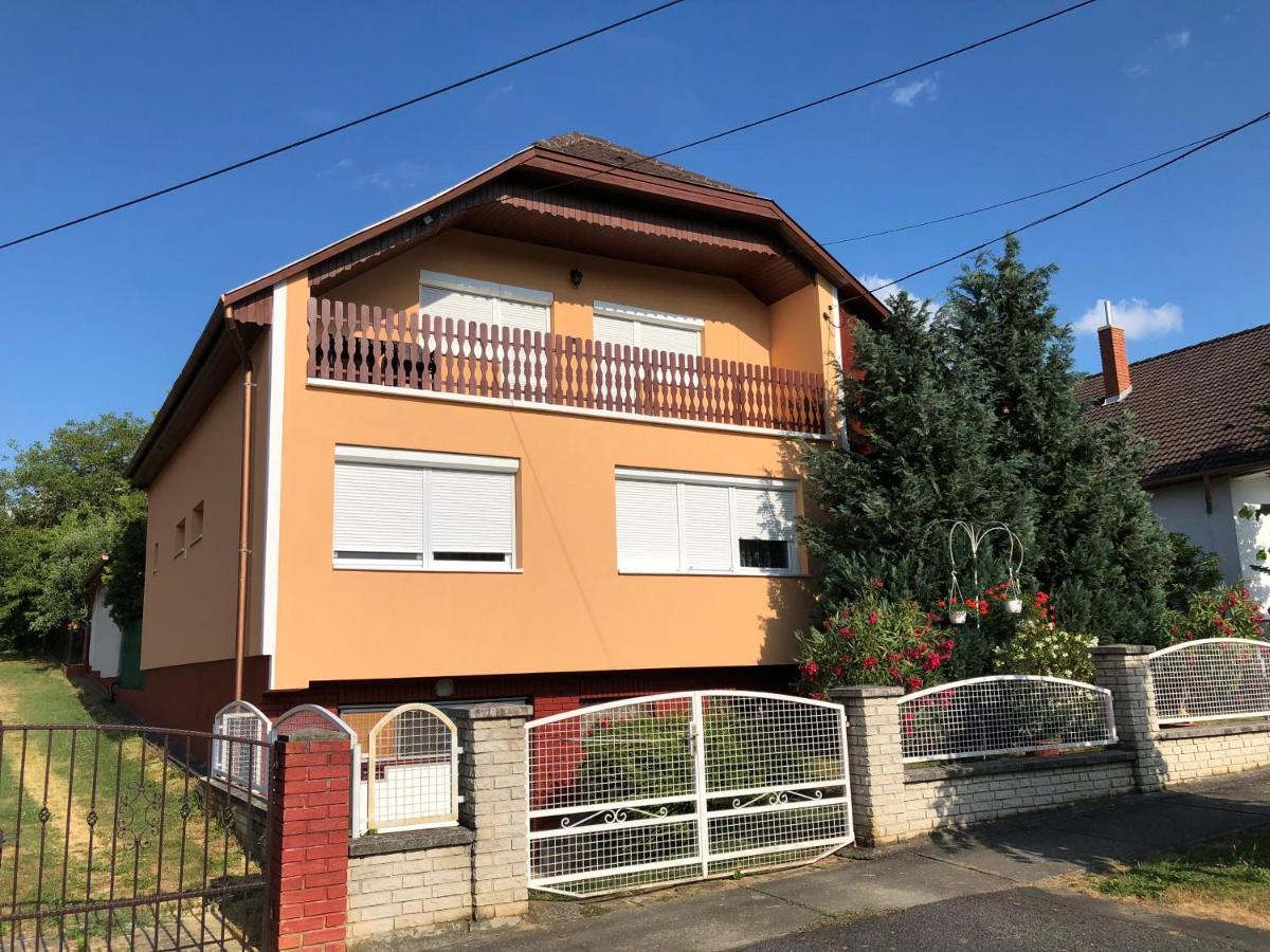 Zsuzsi Apartman Zalakaros Exterior photo