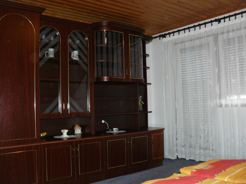 Zsuzsi Apartman Zalakaros Room photo