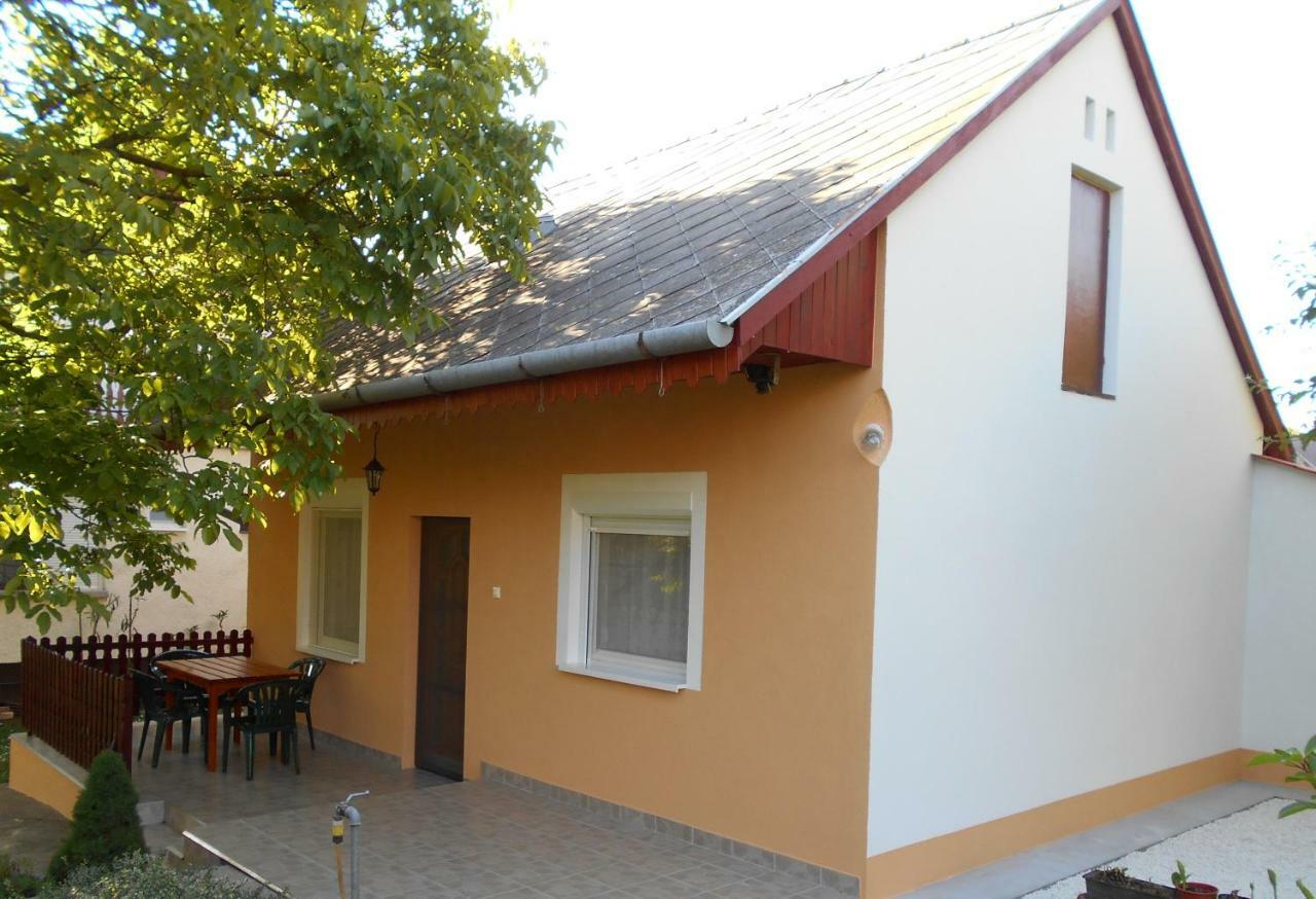 Zsuzsi Apartman Zalakaros Exterior photo
